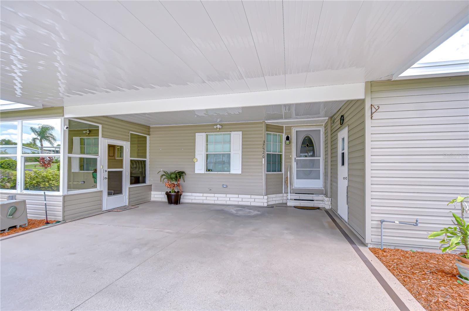 Image 4 of 55 For 37526 New Horizons Boulevard