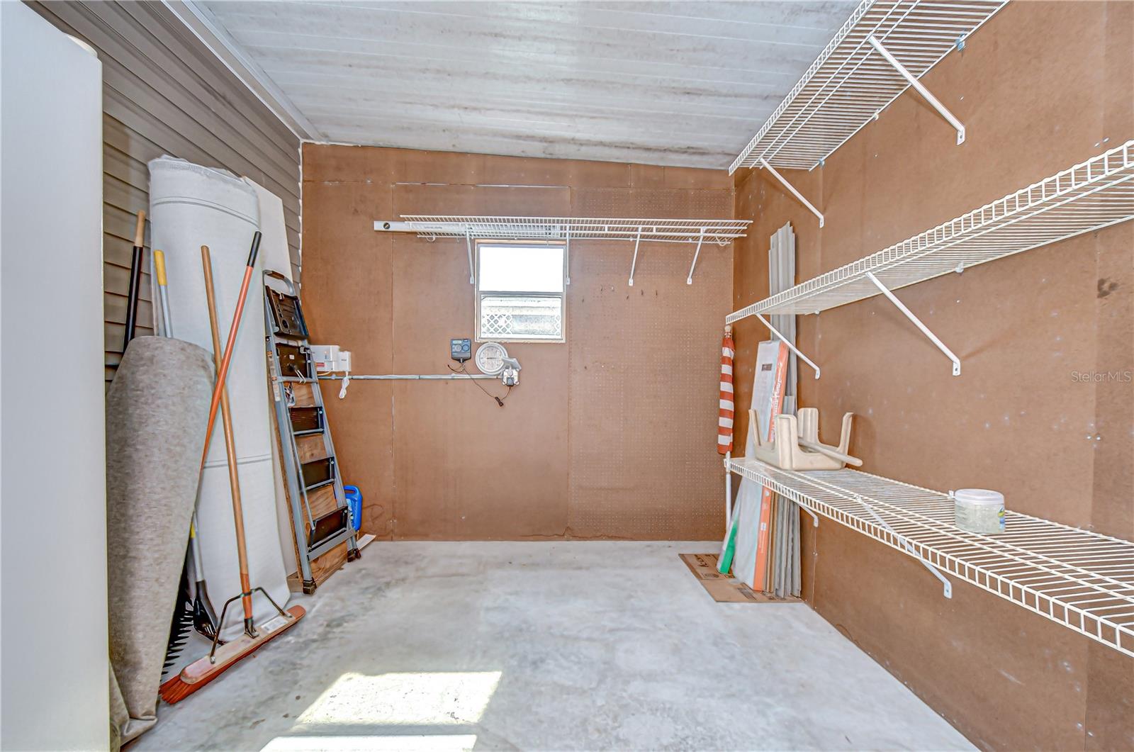 Image 41 of 55 For 37526 New Horizons Boulevard