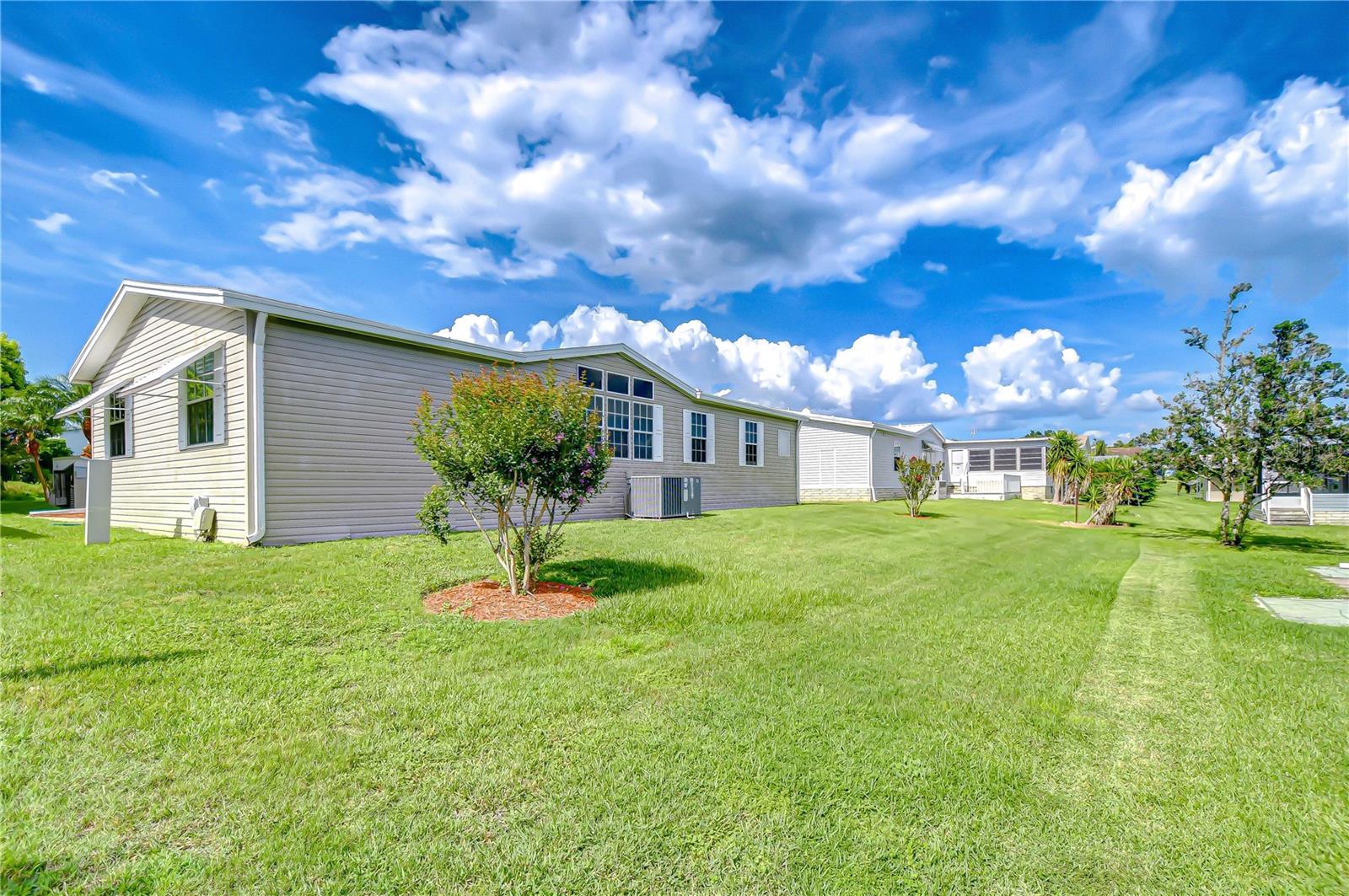 Image 44 of 55 For 37526 New Horizons Boulevard