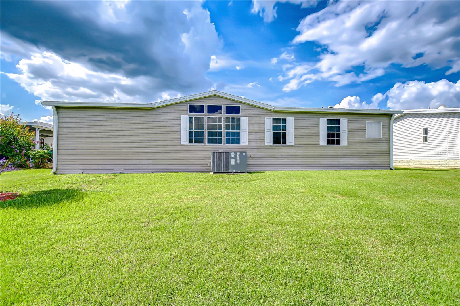 Image 46 of 55 For 37526 New Horizons Boulevard