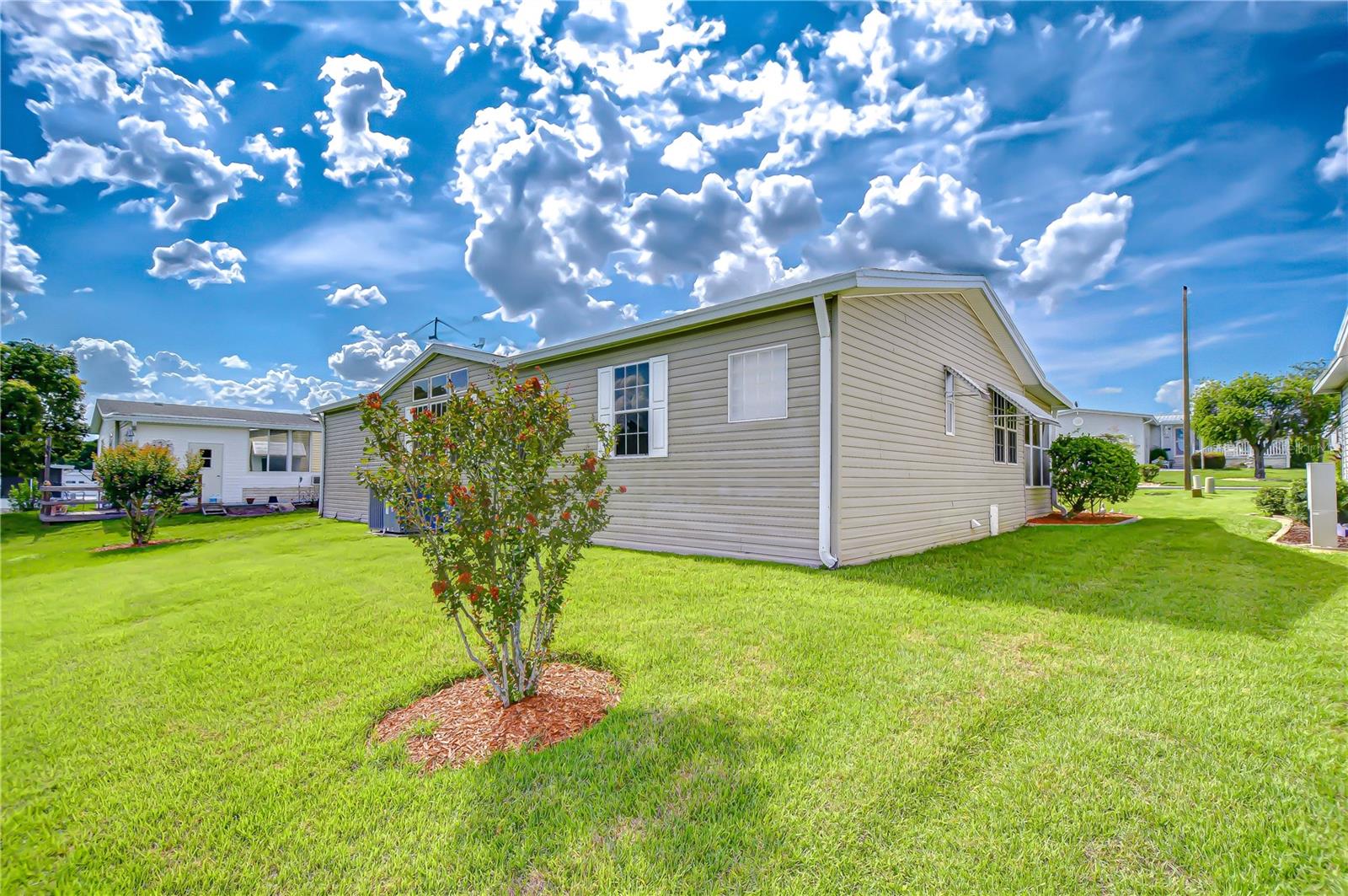 Image 48 of 55 For 37526 New Horizons Boulevard