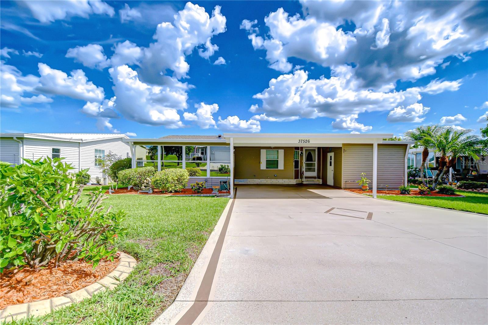 Image 54 of 55 For 37526 New Horizons Boulevard