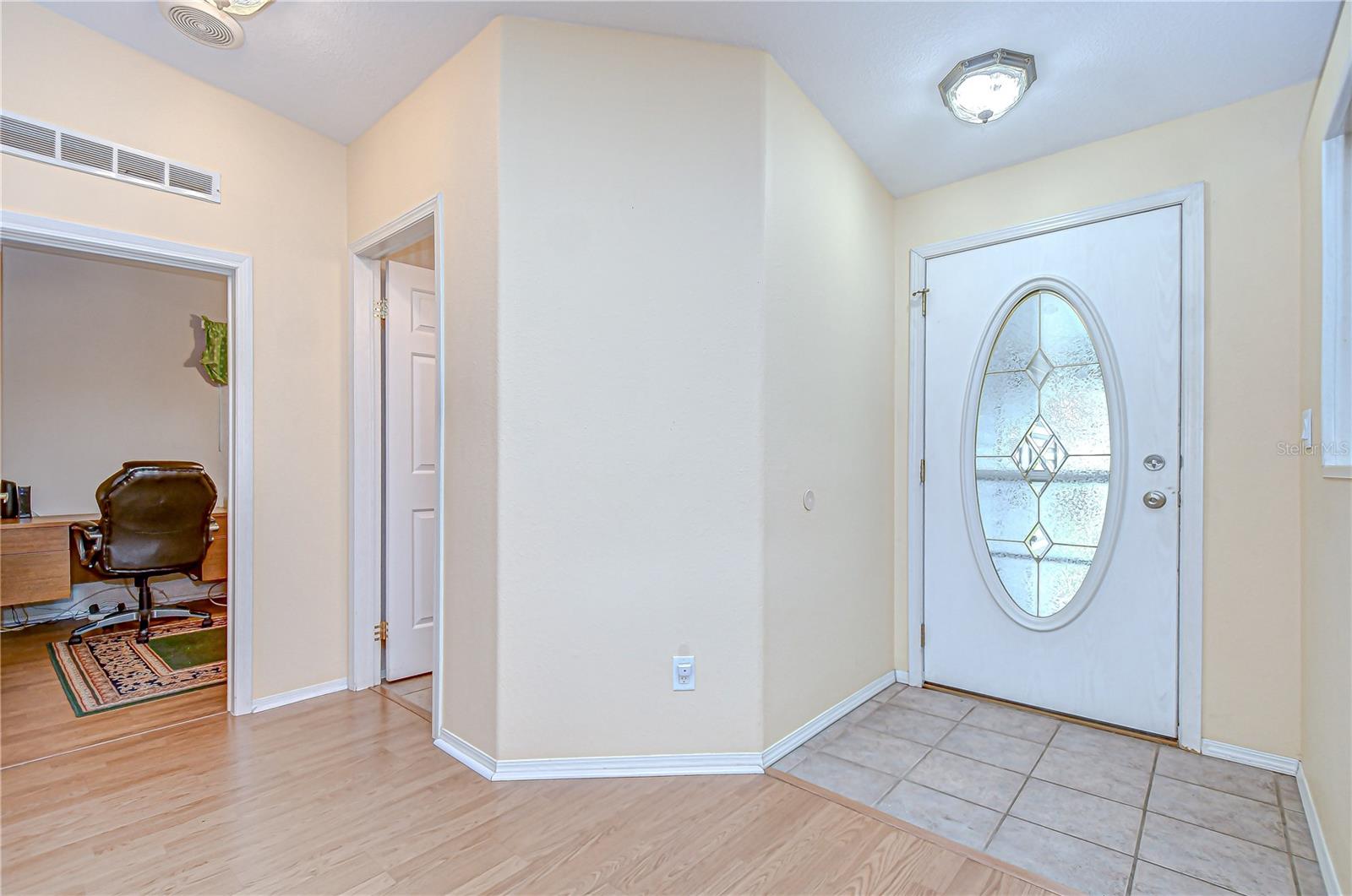 Image 7 of 55 For 37526 New Horizons Boulevard