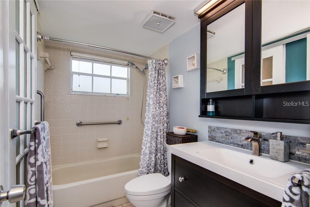 Image 6 of 10 For 6932 Stones Throw Circle N 7101