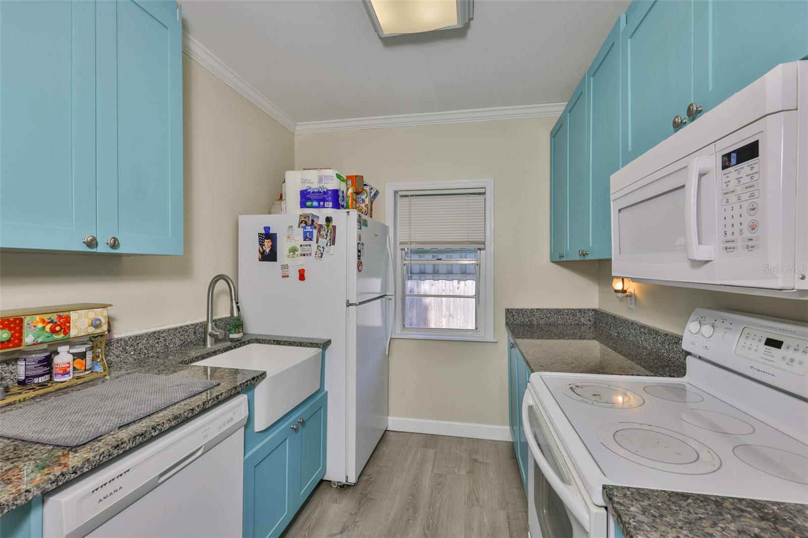 Listing photo id 13 for 1303 Cherry Street