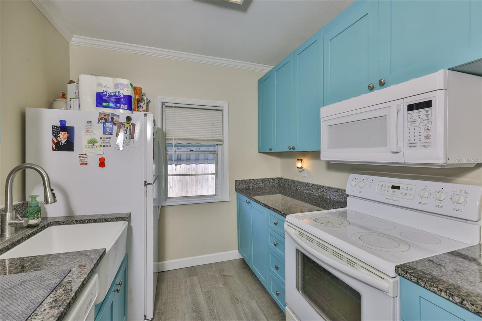 Listing photo id 14 for 1303 Cherry Street