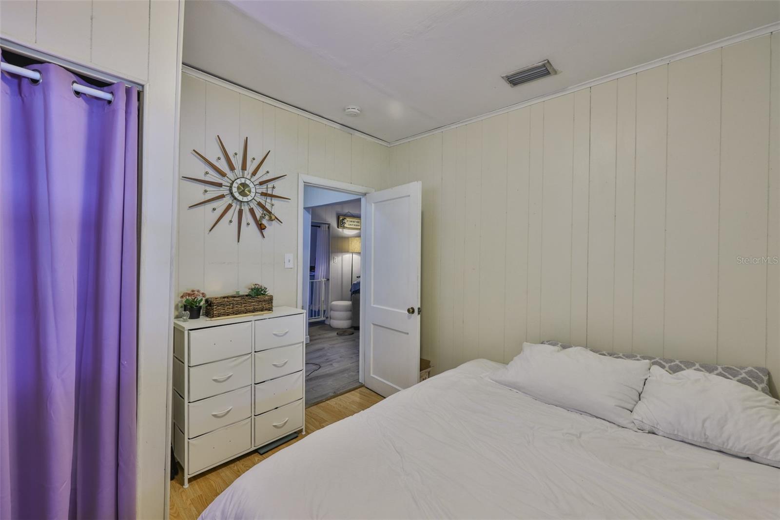 Listing photo id 17 for 1303 Cherry Street