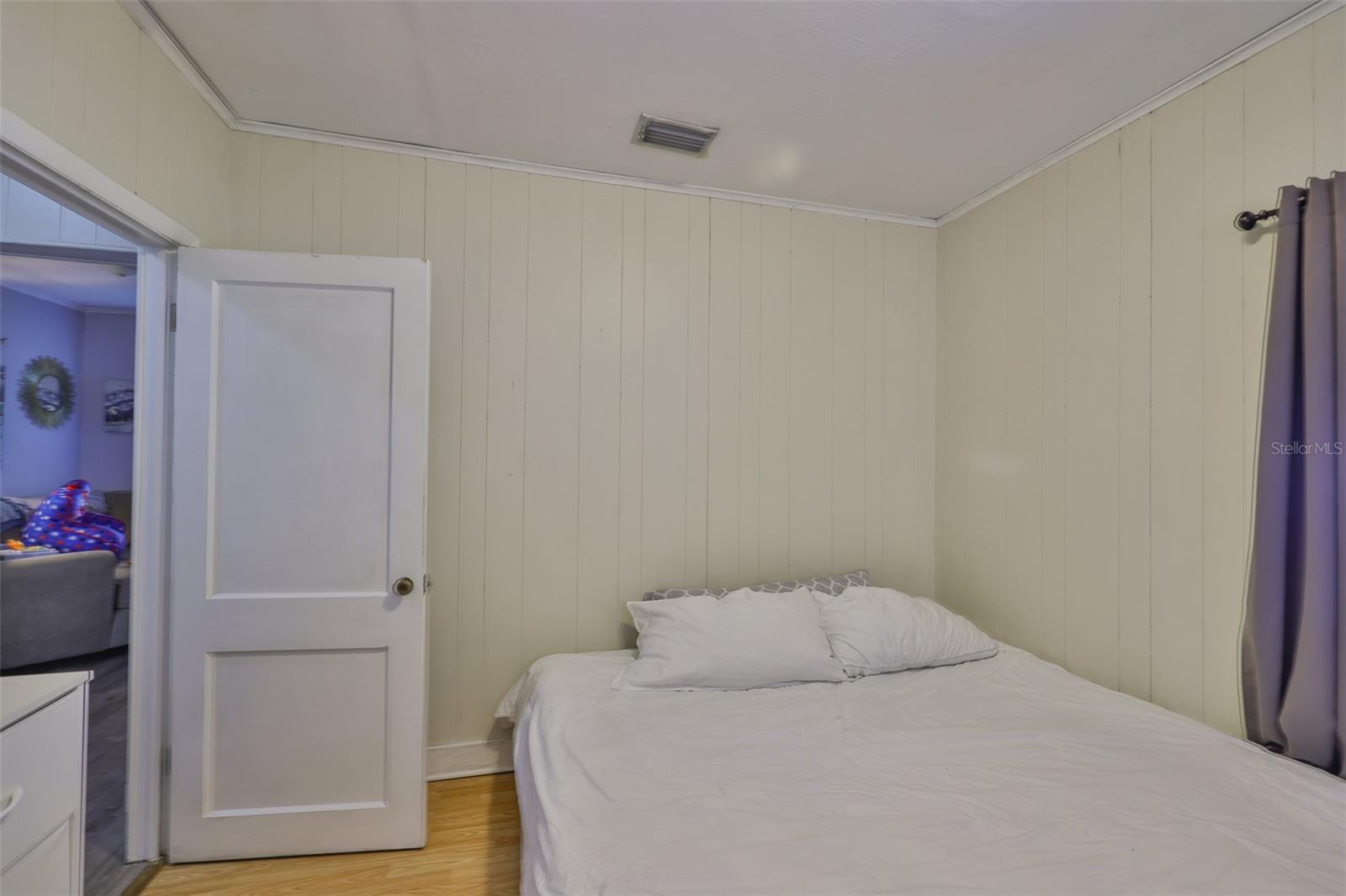 Listing photo id 18 for 1303 Cherry Street