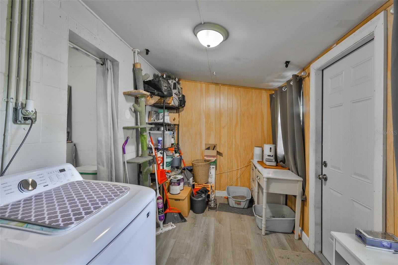 Listing photo id 23 for 1303 Cherry Street