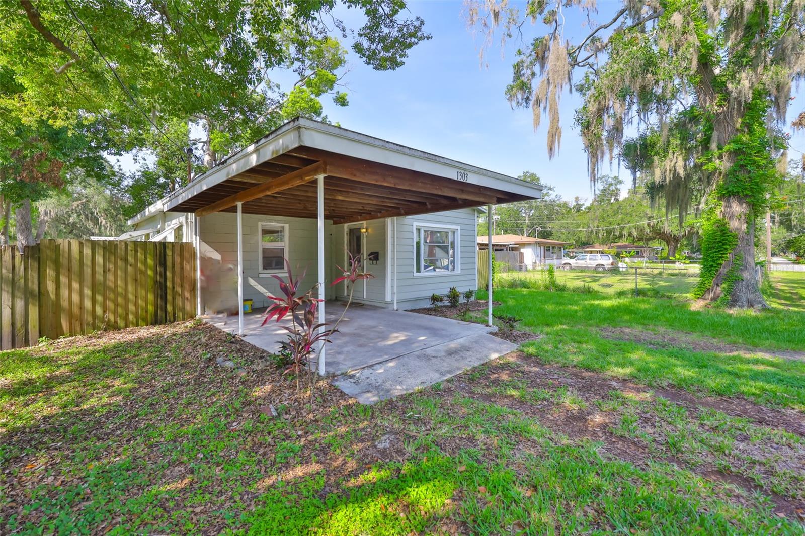 Listing photo id 27 for 1303 Cherry Street