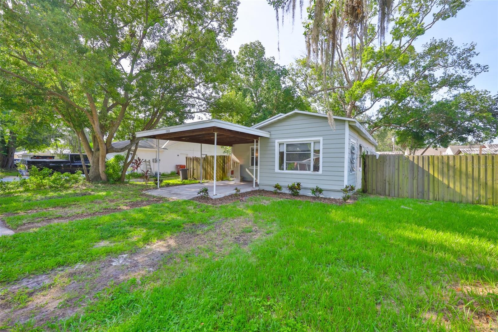 Listing photo id 1 for 1303 Cherry Street