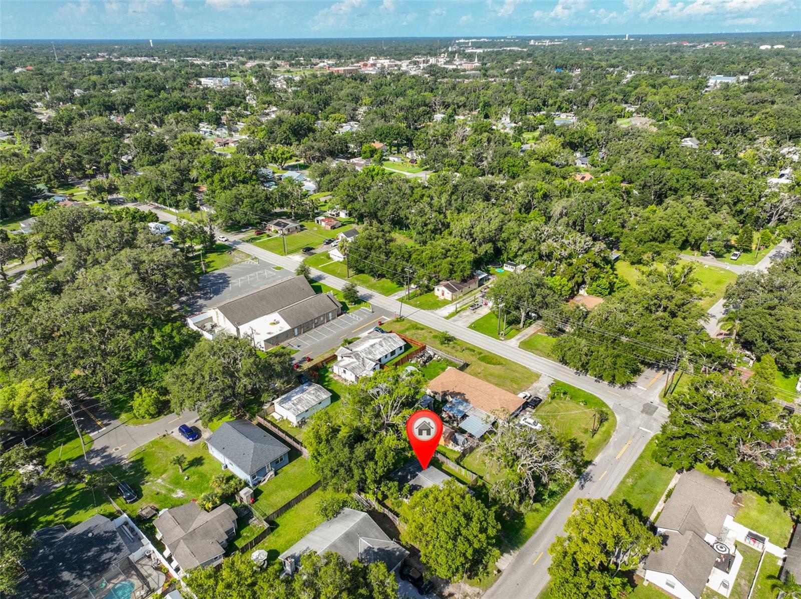Listing photo id 4 for 1303 Cherry Street