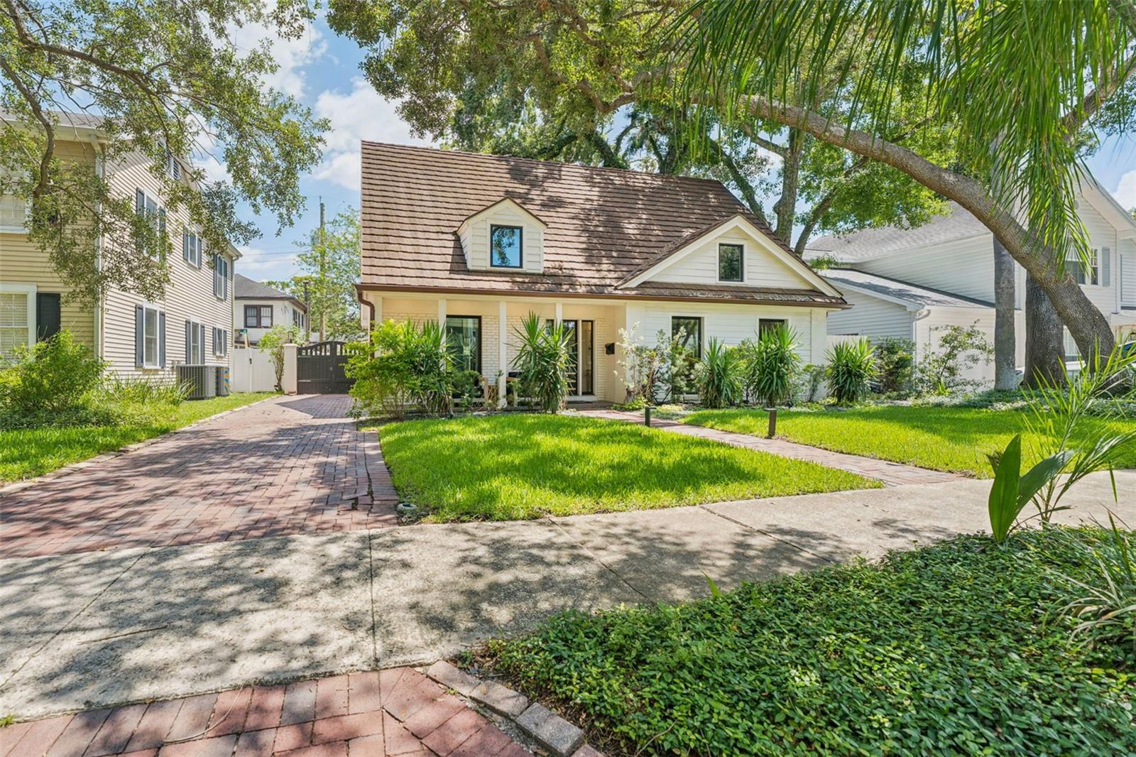 Image 2 of 46 For 2512 Jetton Avenue