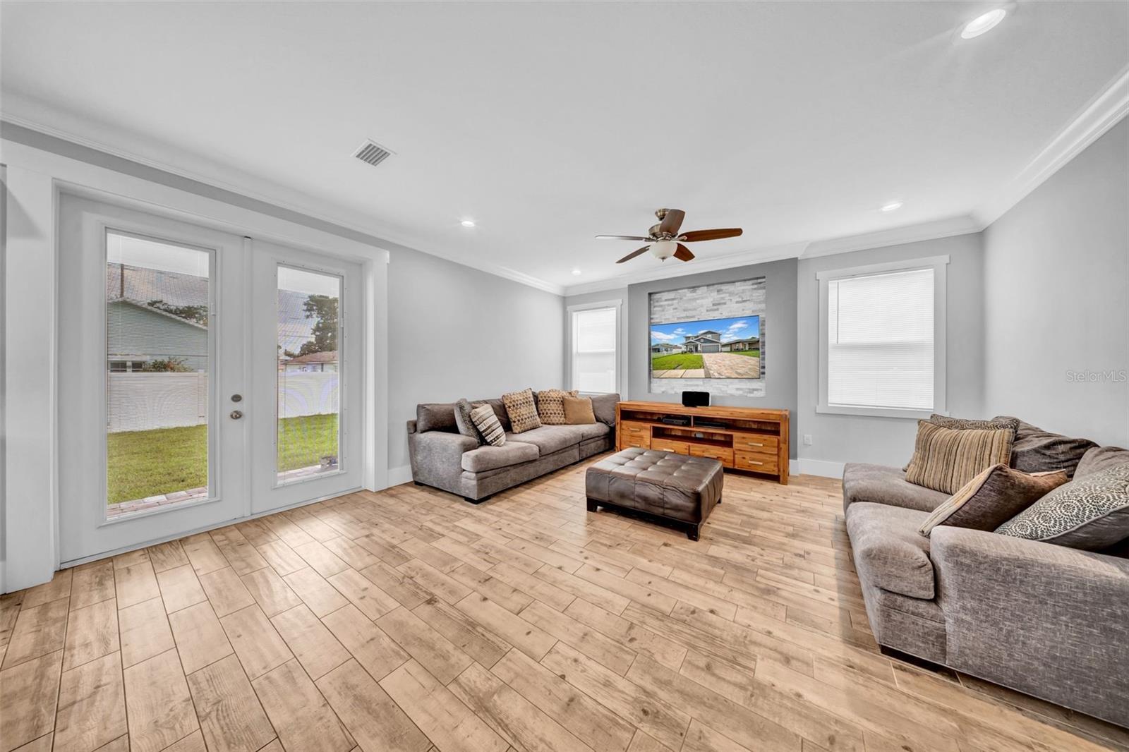 Image 18 of 53 For 3013 Crest Avenue