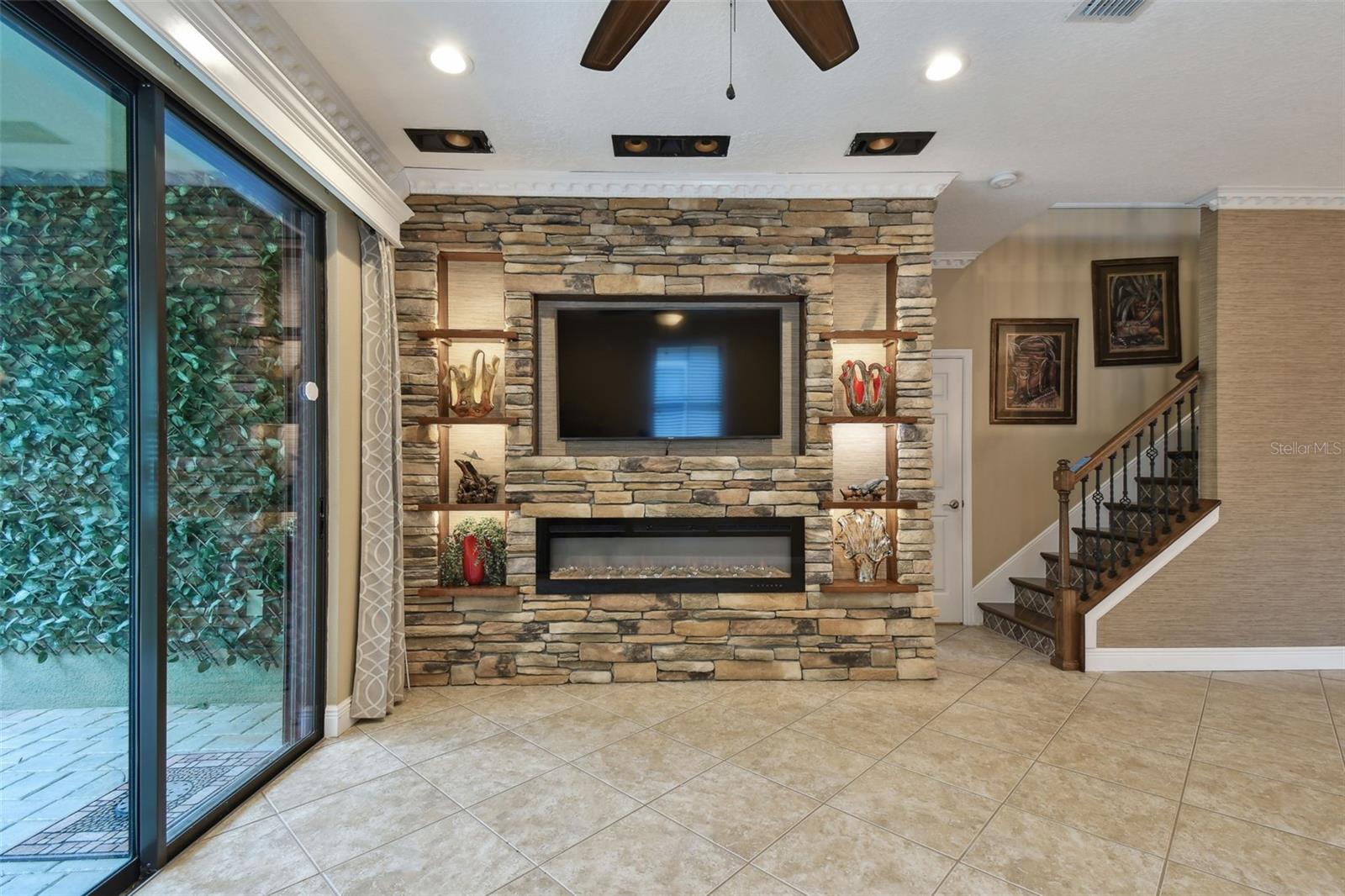 Listing photo id 11 for 7929 Tasso Court