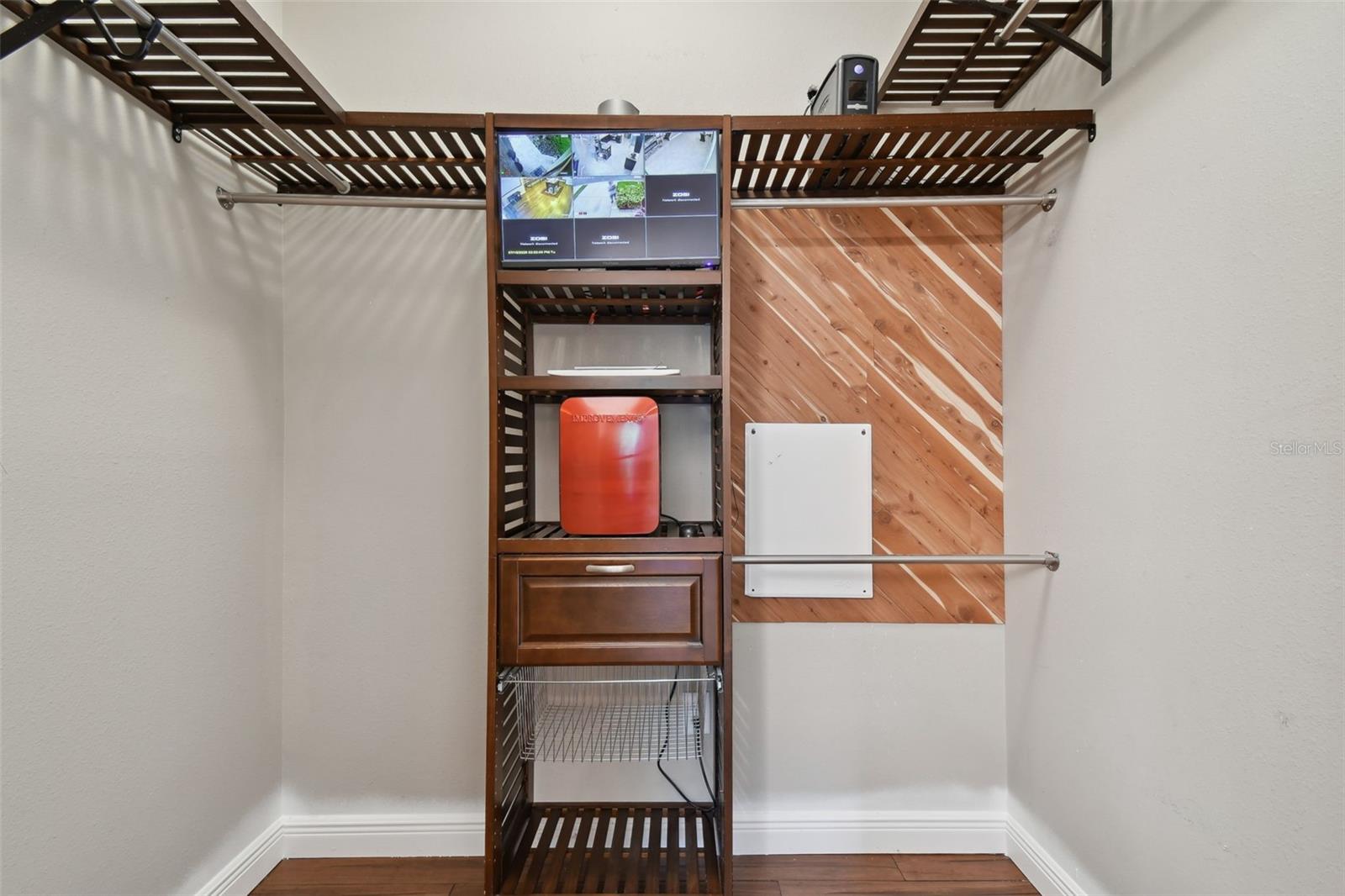 Listing photo id 35 for 7929 Tasso Court