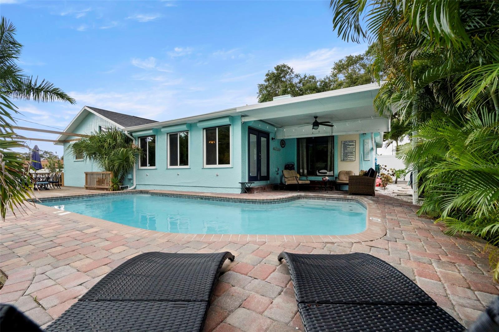 Listing photo id 25 for 14030 79th Avenue