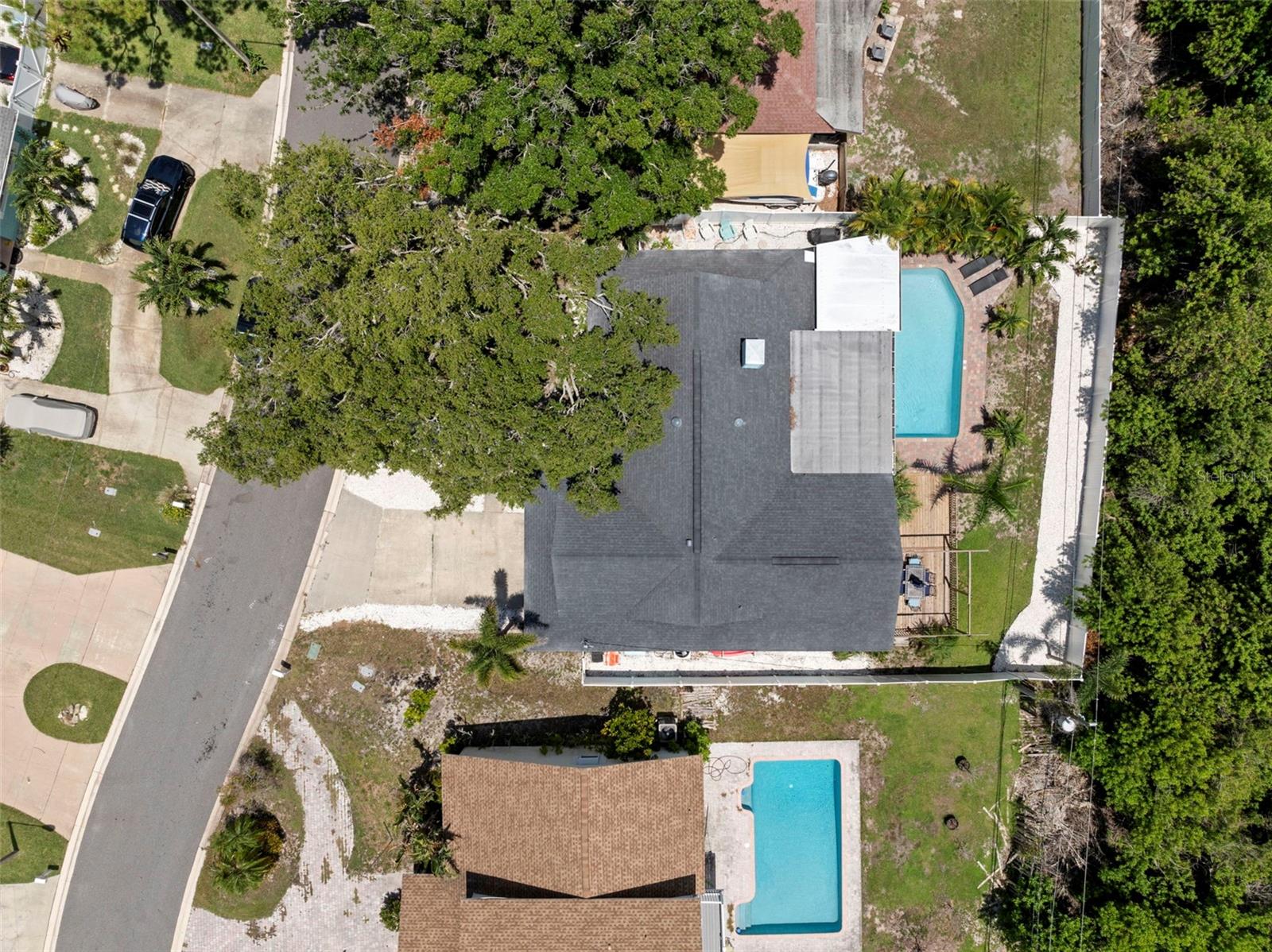 Listing photo id 30 for 14030 79th Avenue