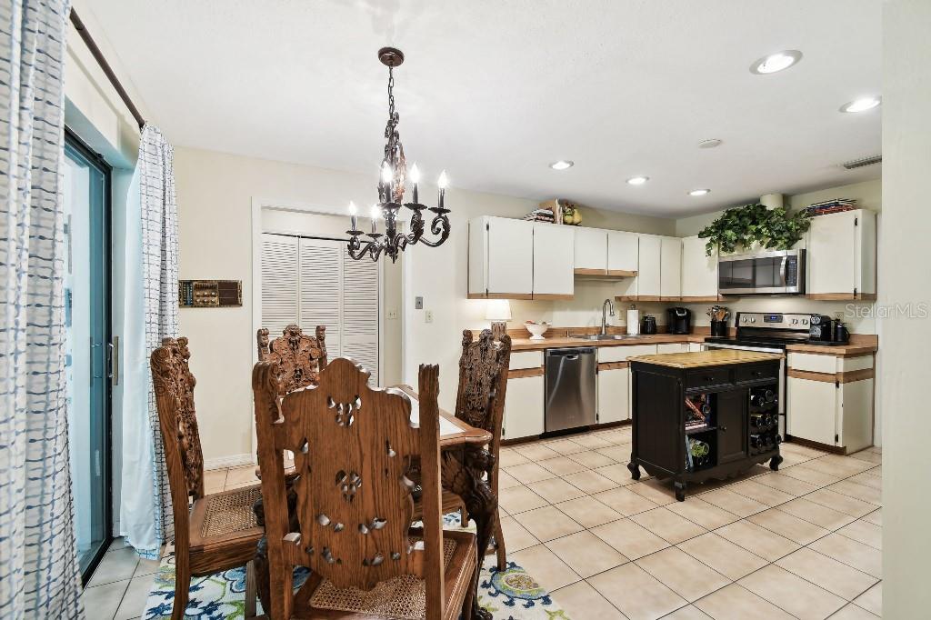 Image 17 of 36 For 6642 Parson Brown Drive