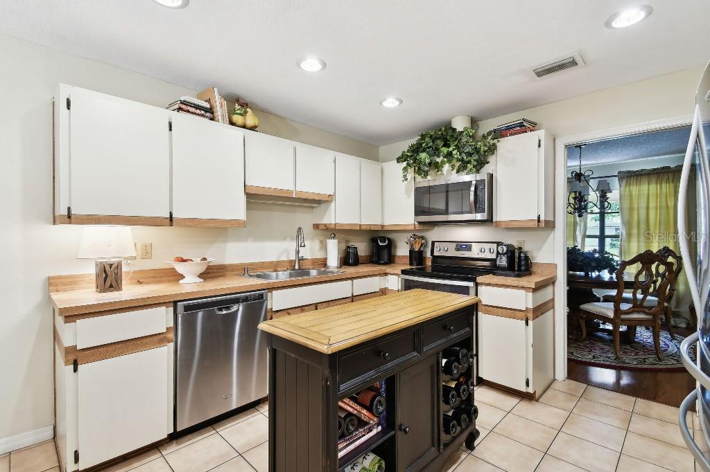 Image 18 of 36 For 6642 Parson Brown Drive