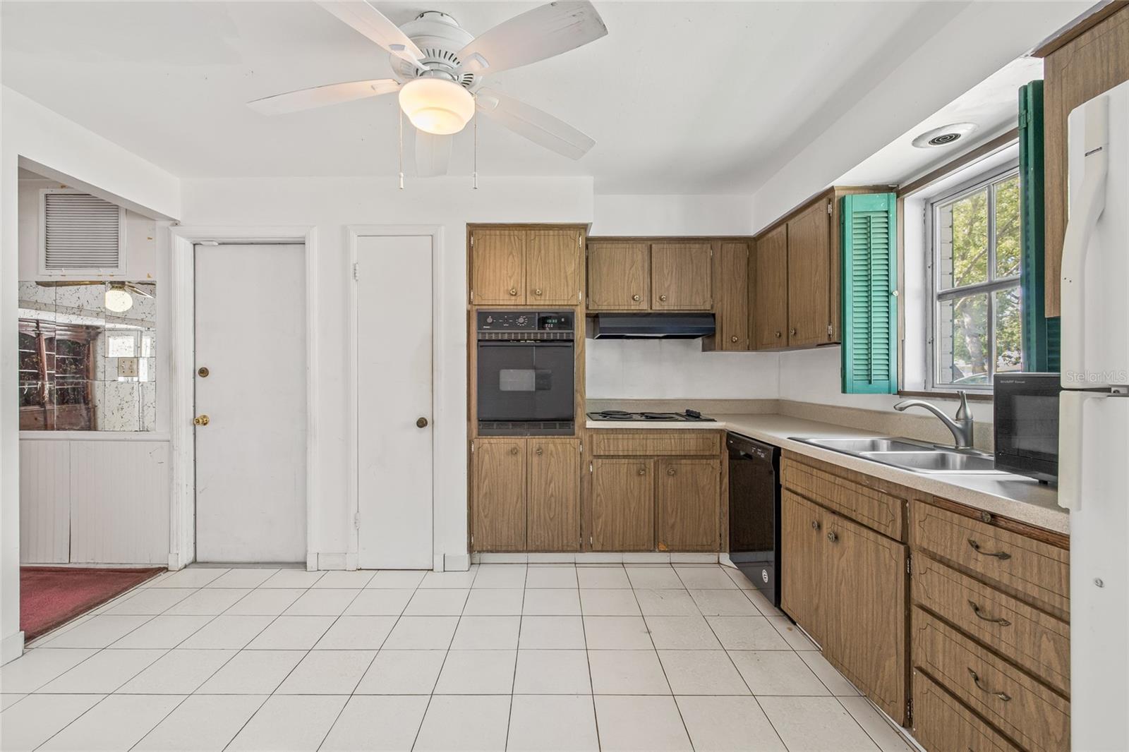 Image 13 of 39 For 2320 Harn Boulevard