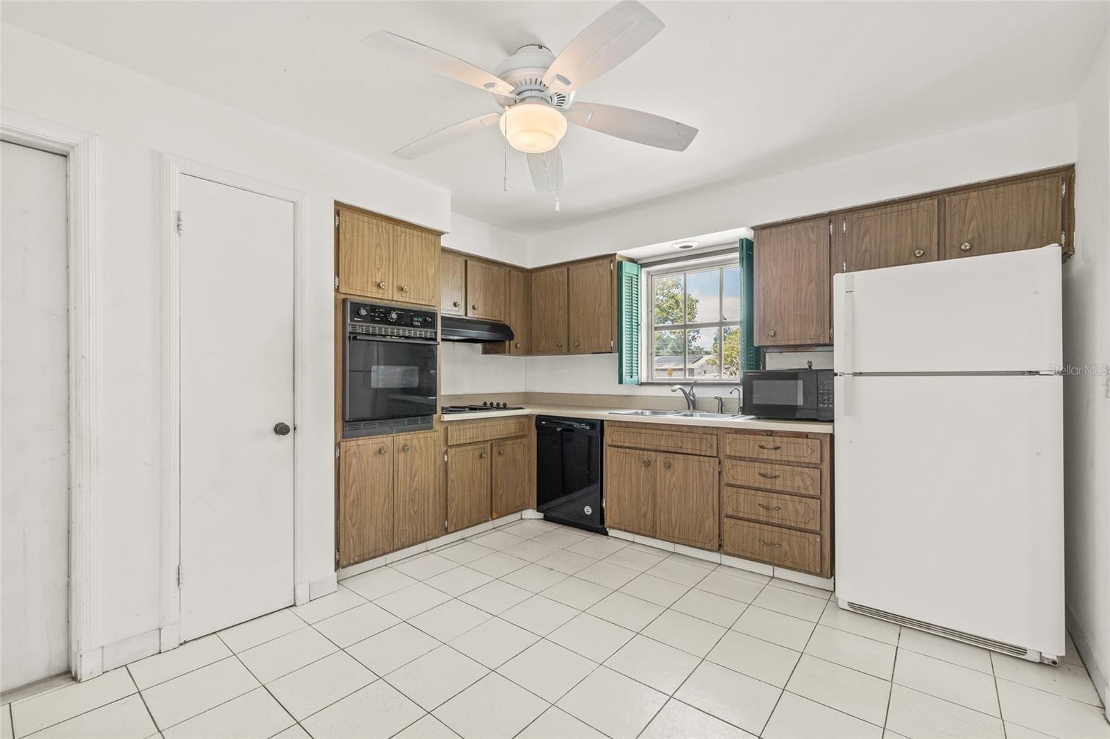 Image 14 of 39 For 2320 Harn Boulevard