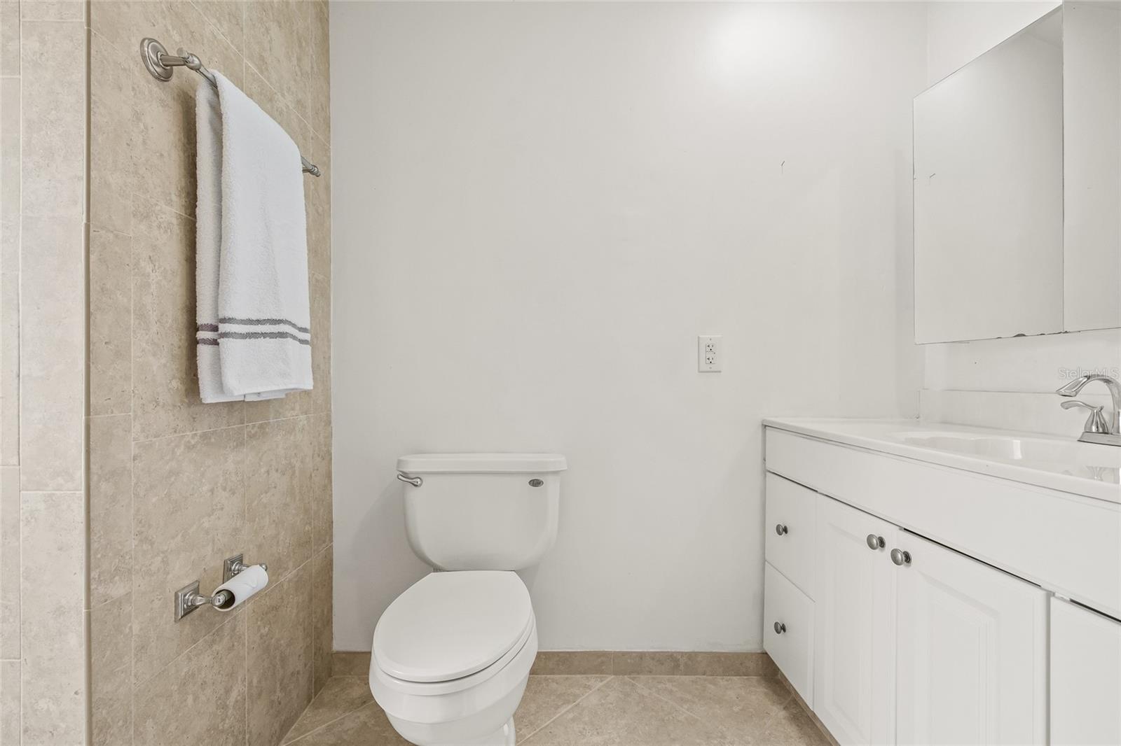 Image 23 of 39 For 2320 Harn Boulevard