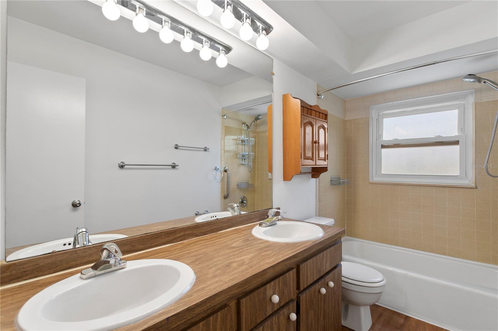 Image 17 of 37 For 441 75th Avenue N