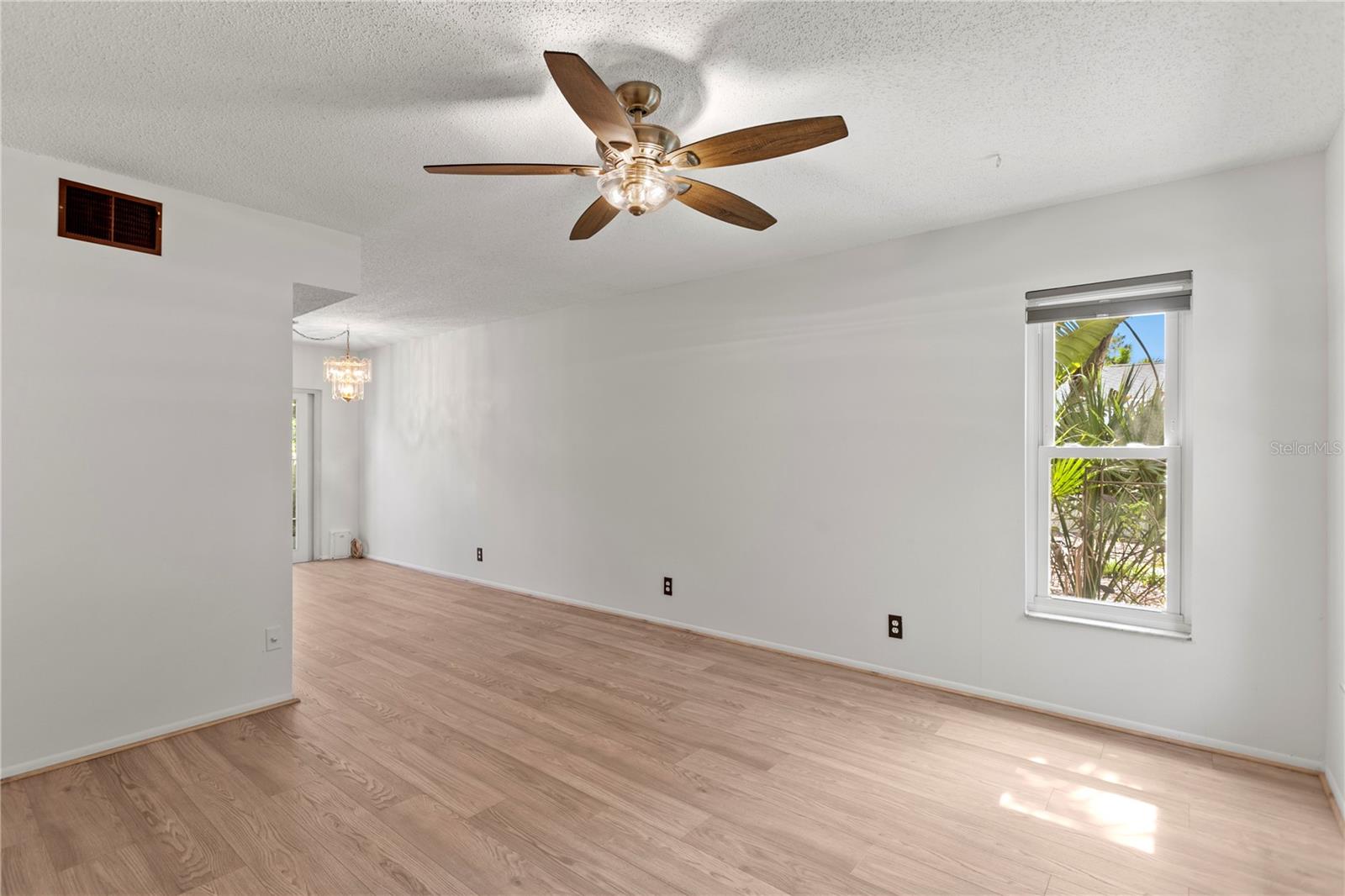 Image 4 of 37 For 441 75th Avenue N