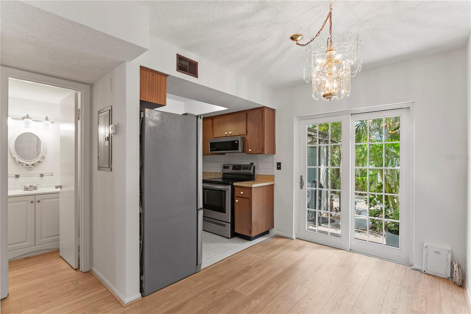 Image 8 of 37 For 441 75th Avenue N