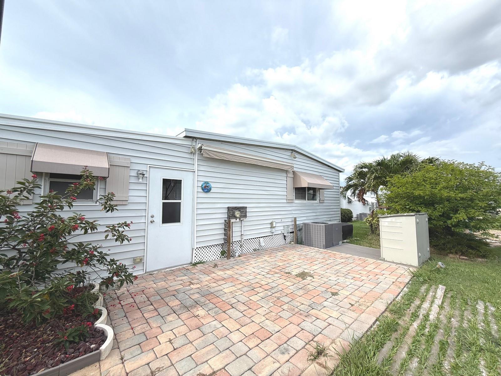 Image 72 of 80 For 725 Sugar Palm Street