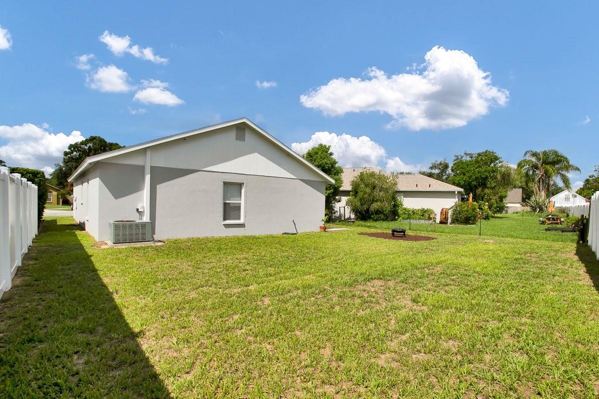 Listing photo id 26 for 1706 Erin Brooke Drive