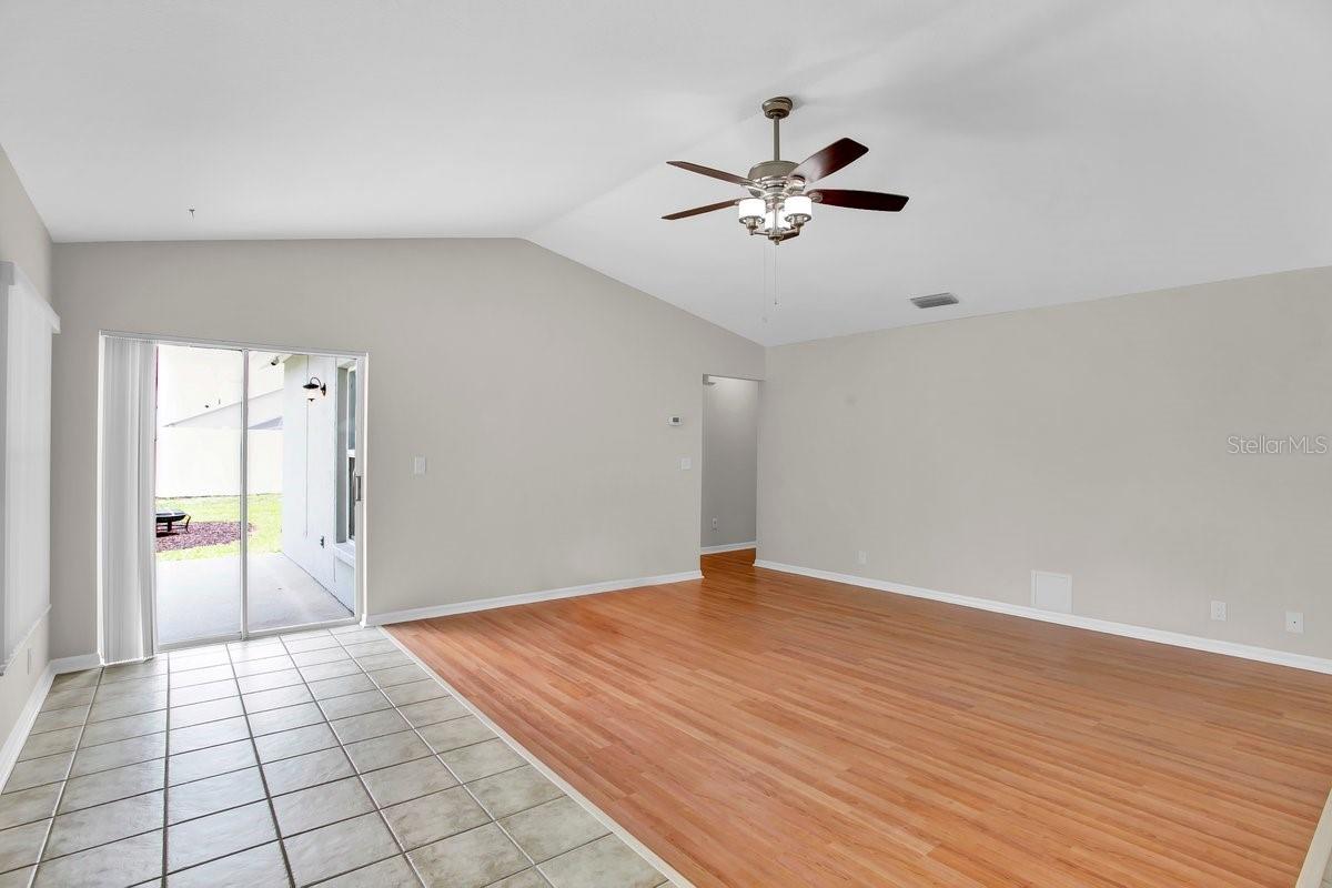 Listing photo id 2 for 1706 Erin Brooke Drive