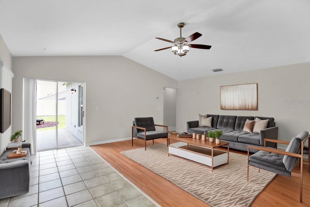 Listing photo id 3 for 1706 Erin Brooke Drive