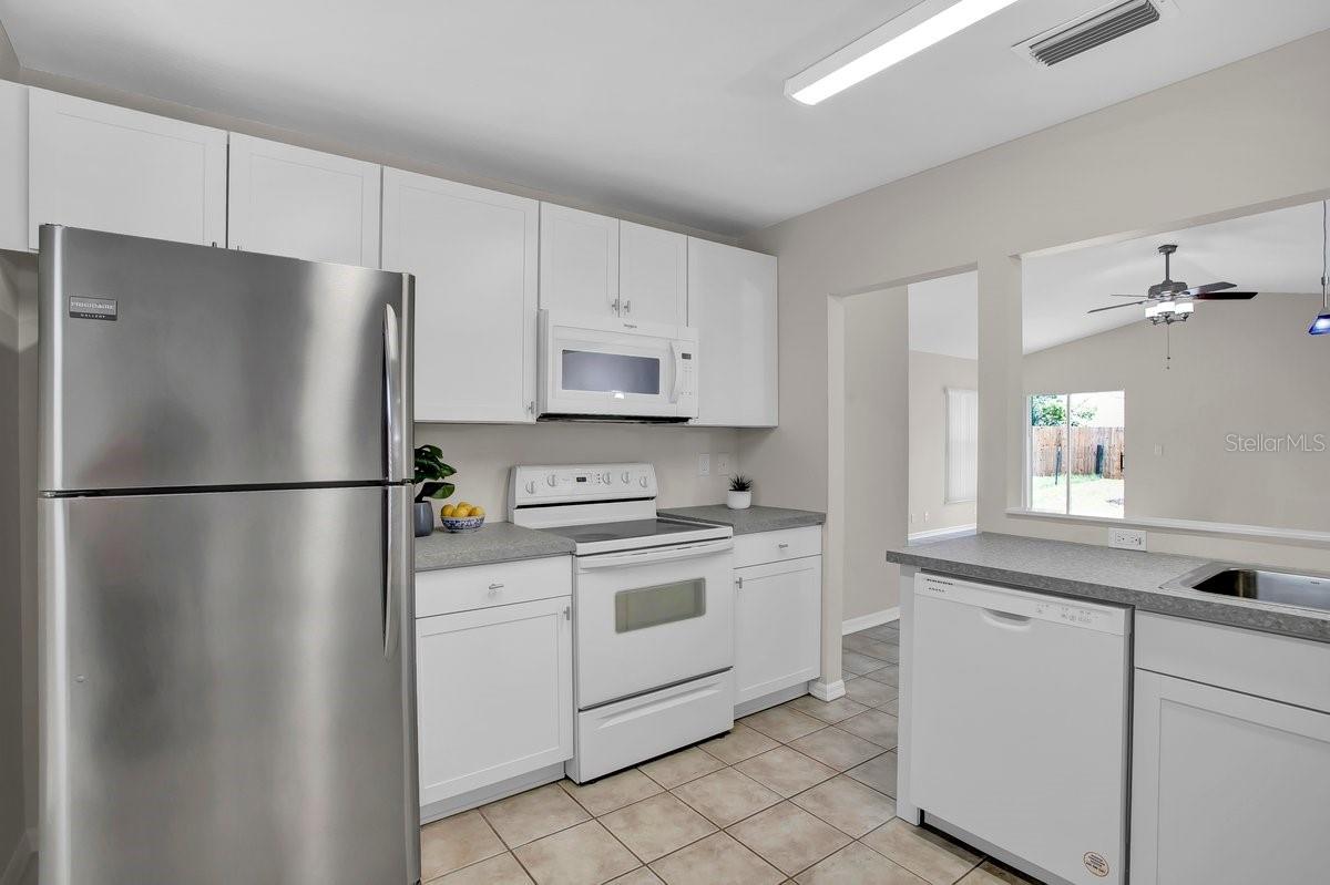 Listing photo id 7 for 1706 Erin Brooke Drive