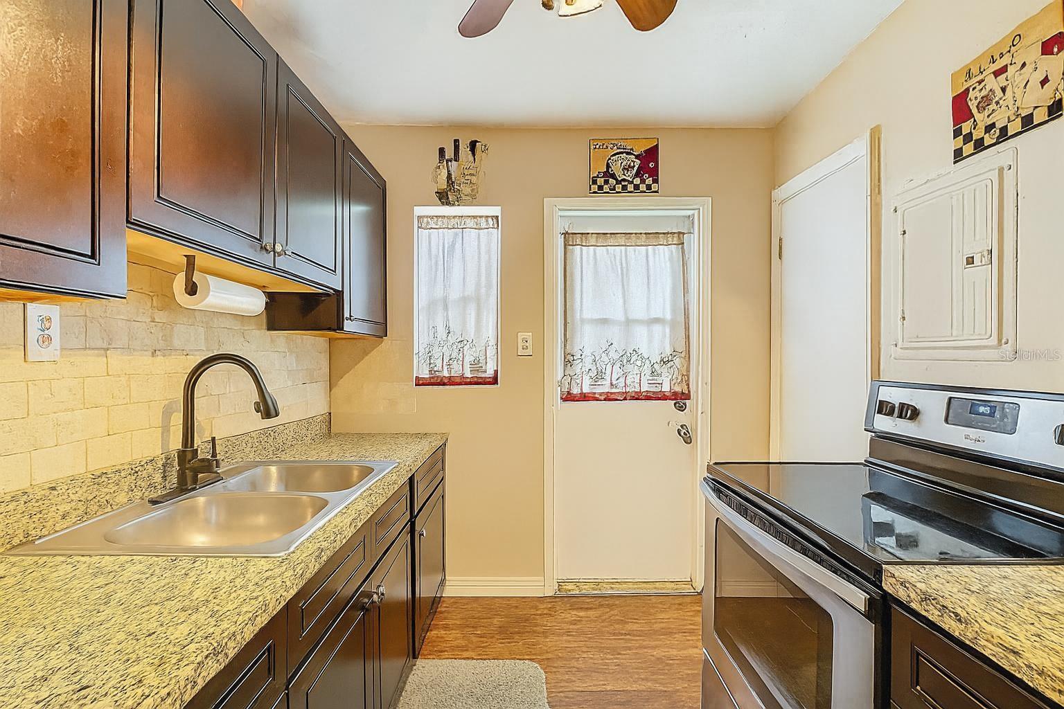 Image 11 of 37 For 4000 28th Street