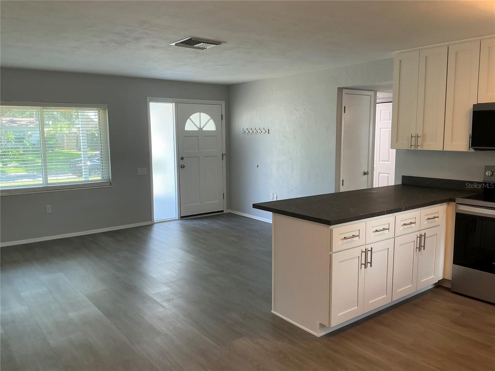 Image 4 of 26 For 10888 Temple Avenue