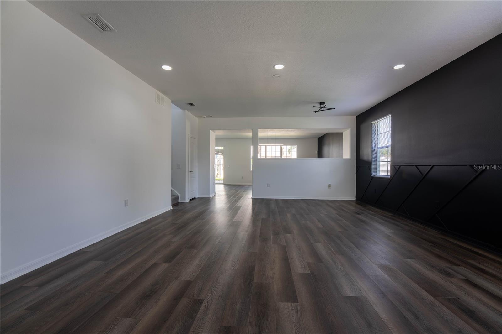 Image 4 of 47 For 9110 Lantern Oak Way