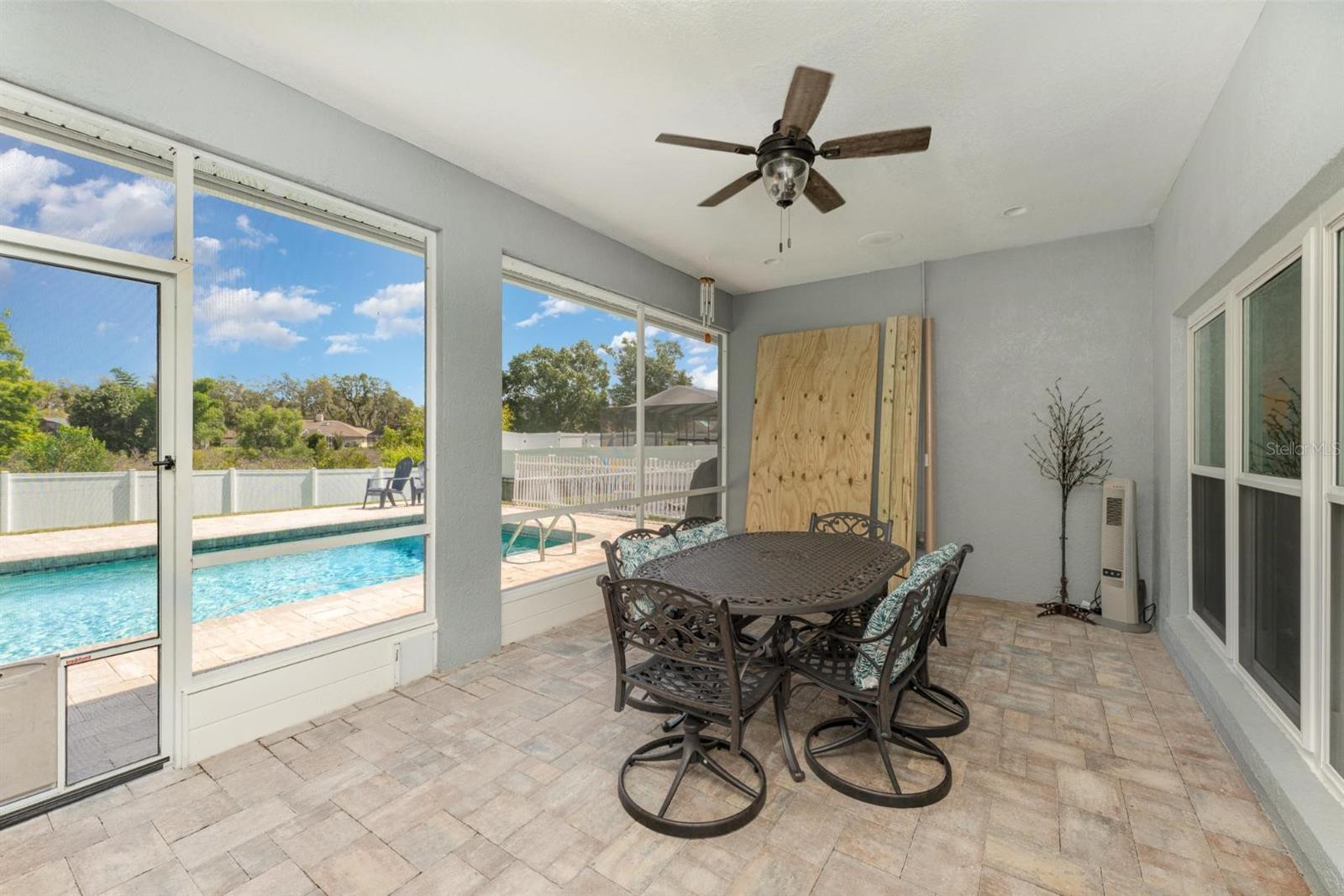 Image 24 of 30 For 1610 Sherwood Lakes Boulevard