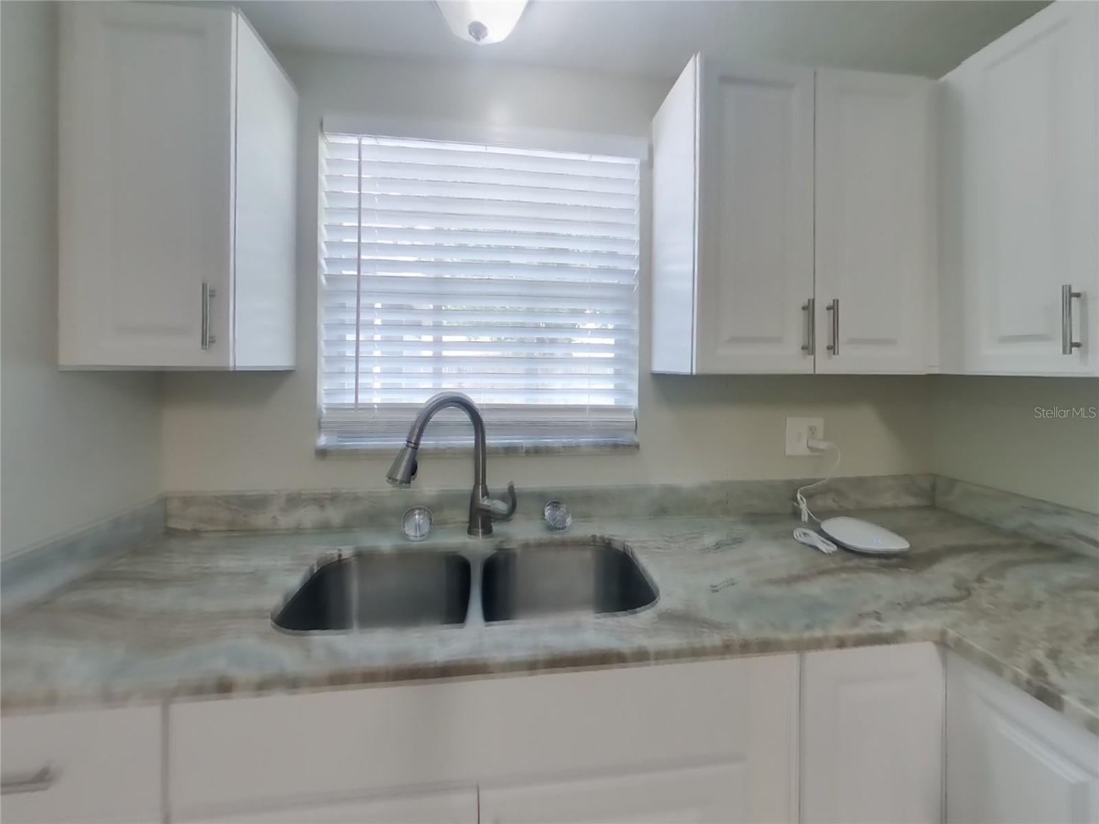Image 5 of 19 For 8419 Stillbrook Avenue