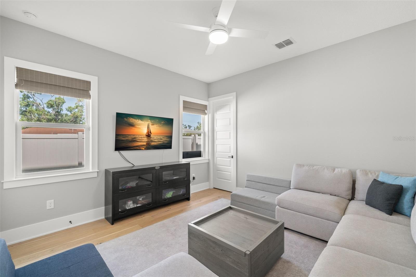 Image 41 of 60 For 4114 Neptune Street