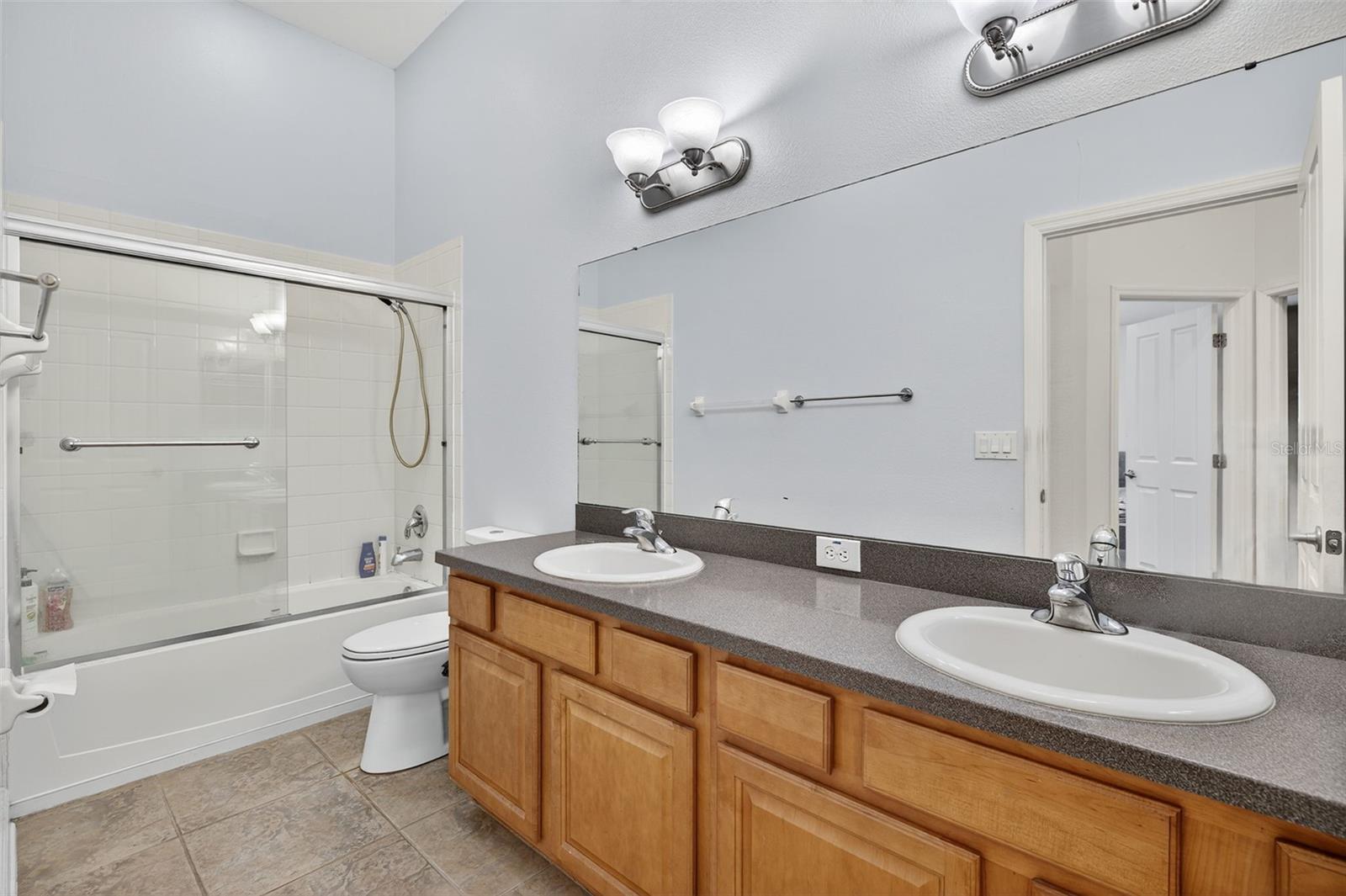 Image 33 of 46 For 3718 Beneraid Street
