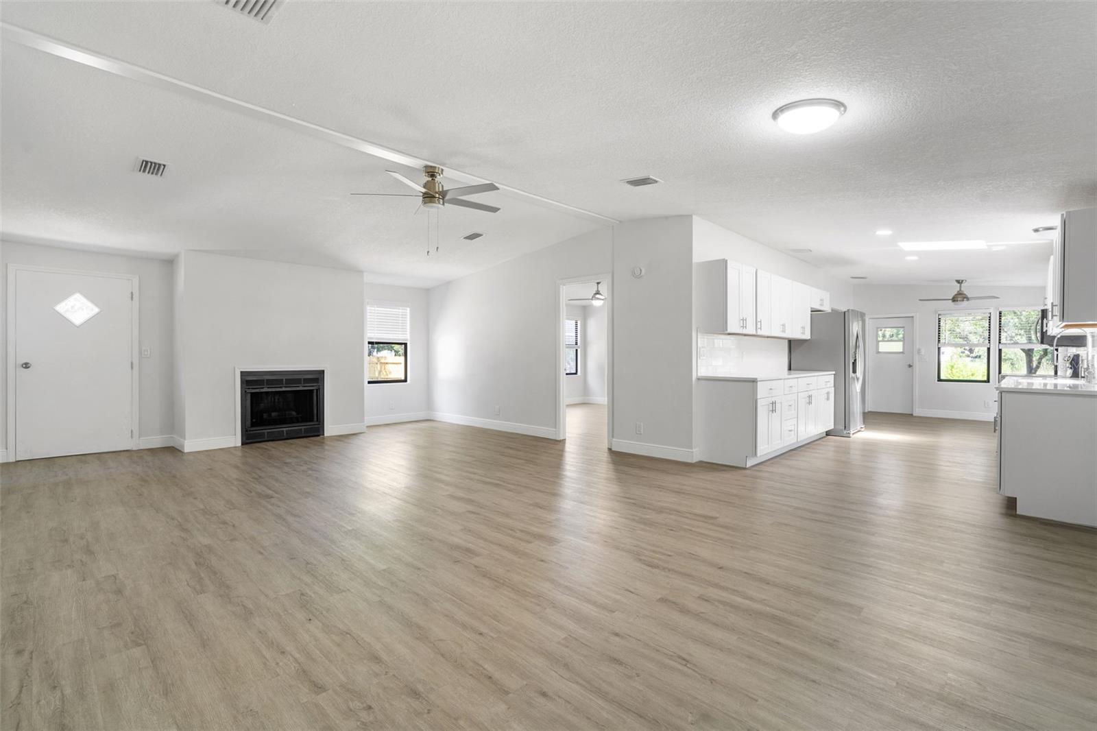 Image 4 of 29 For 5295 Rollingdale Court