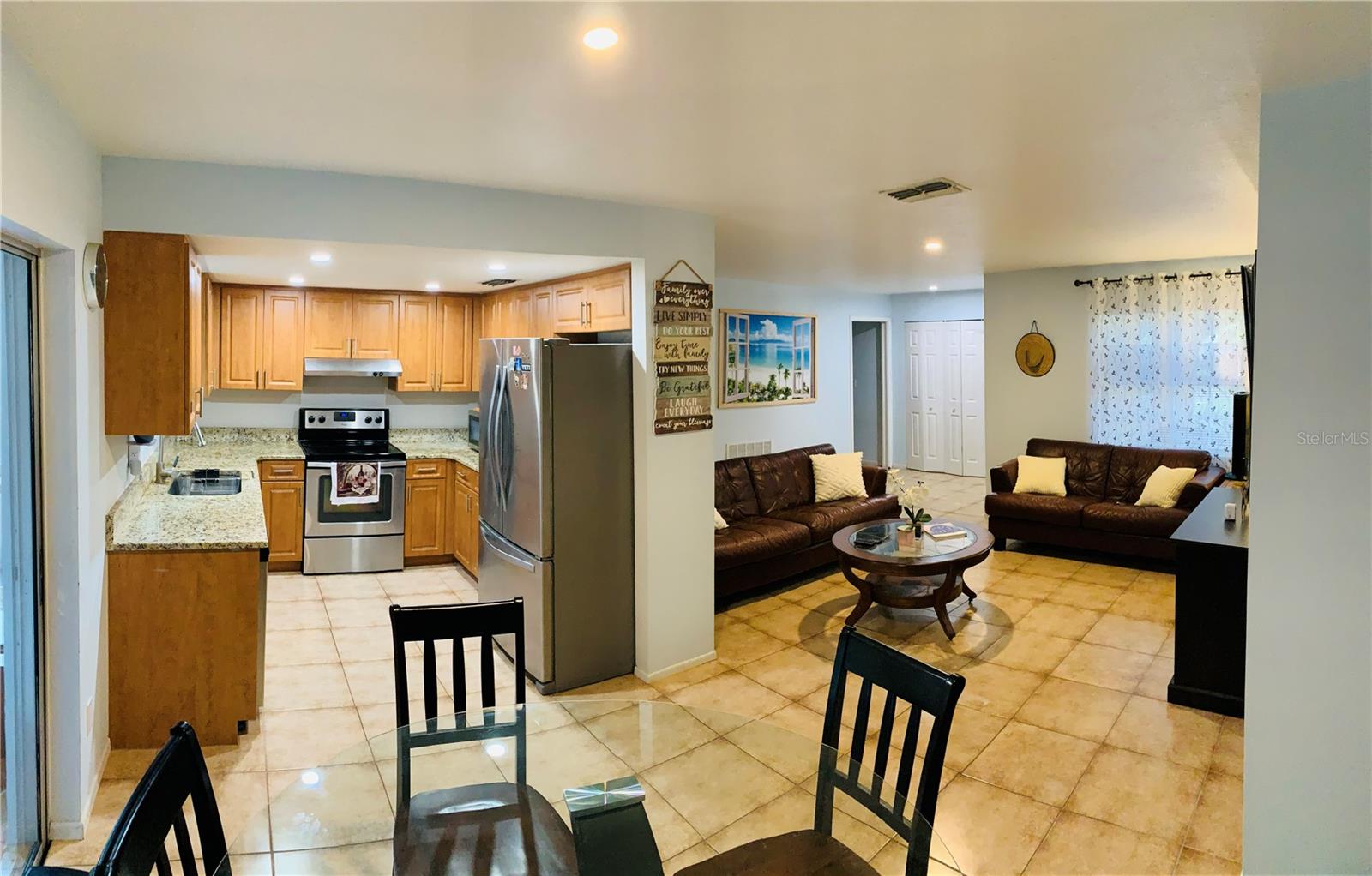 Image 4 of 6 For 402 Evergreen Drive