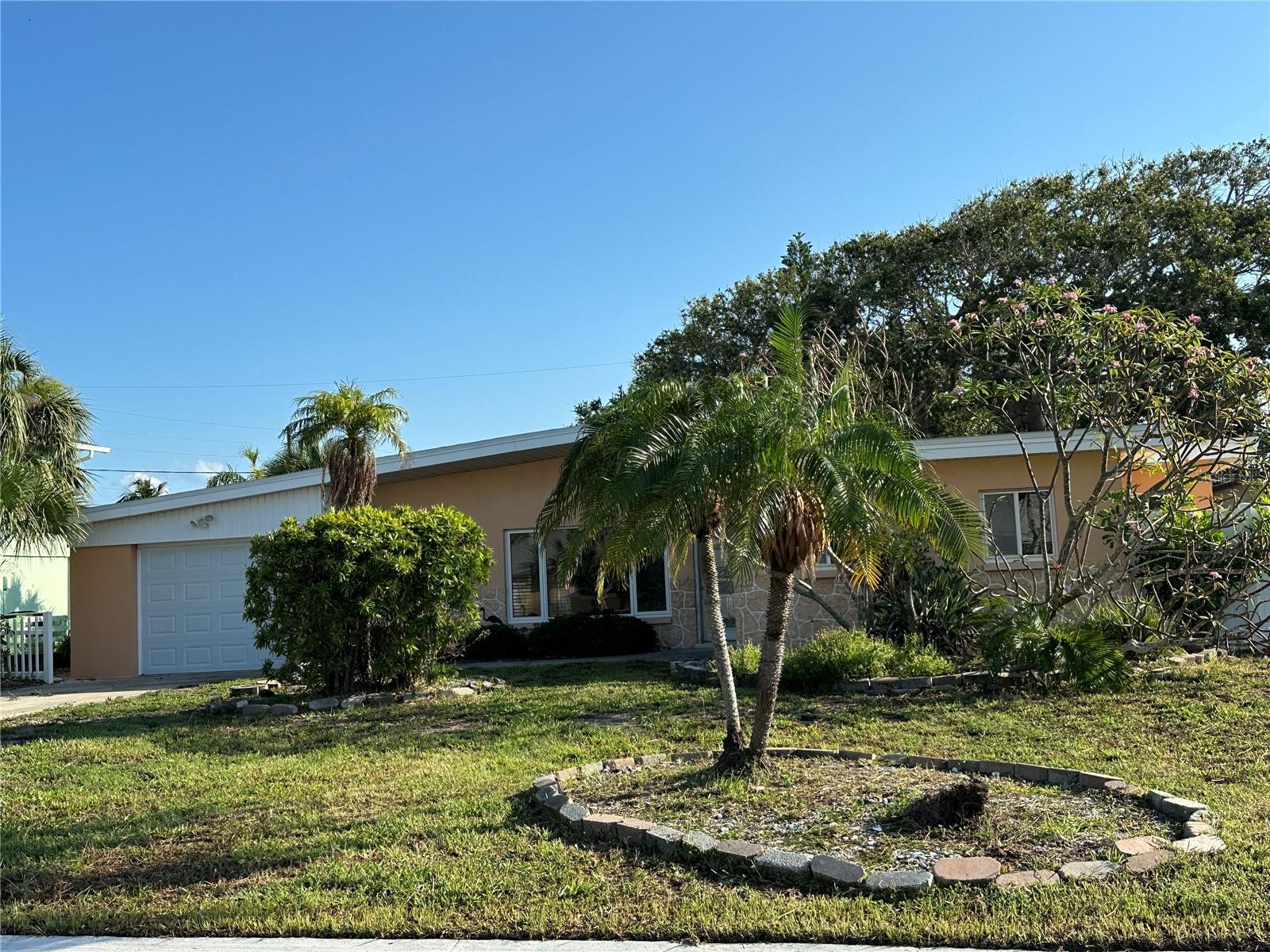 Details for 103 9th Street, BELLEAIR BEACH, FL 33786