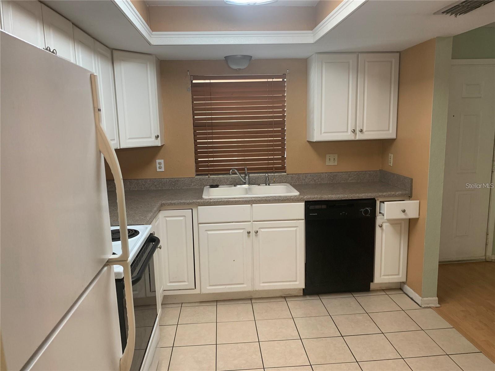 Image 5 of 11 For 6301 58th Street N 805