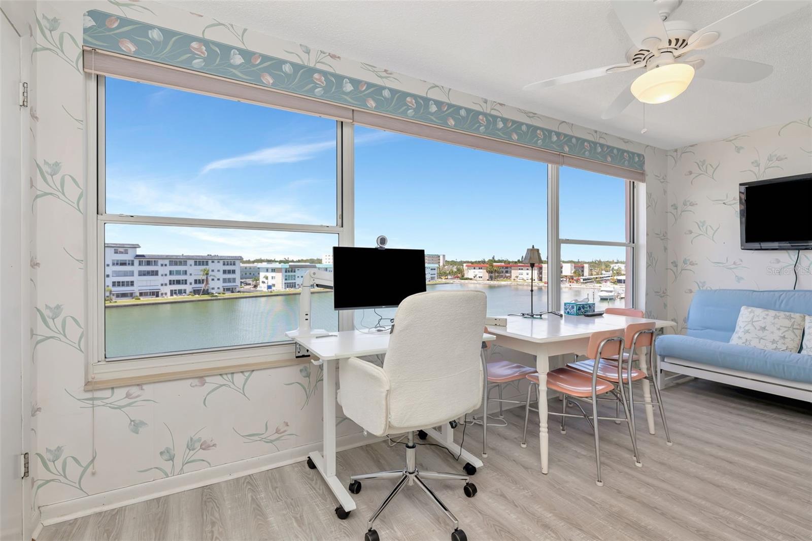 Image 13 of 40 For 6025 Shore Boulevard S 408