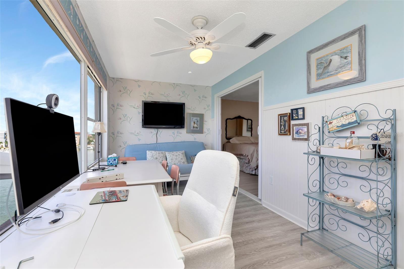 Image 14 of 40 For 6025 Shore Boulevard S 408