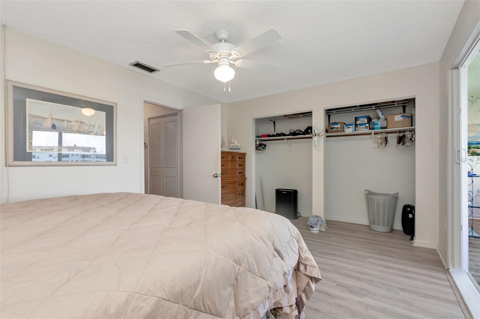 Image 17 of 40 For 6025 Shore Boulevard S 408