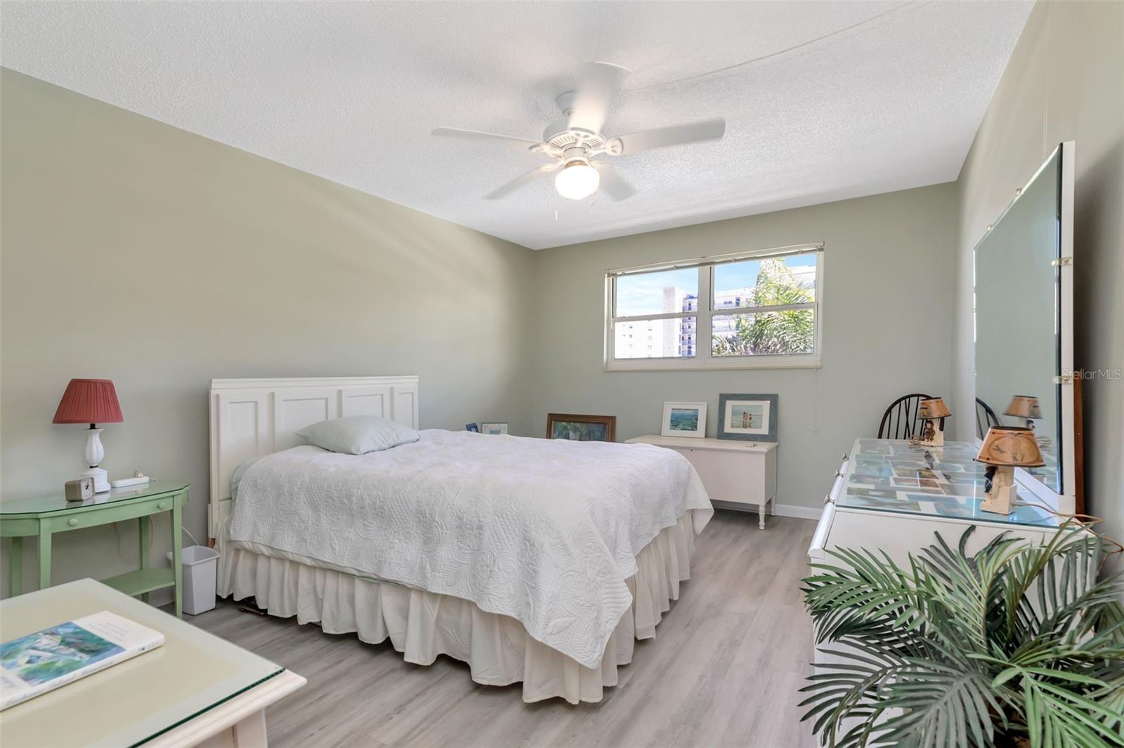 Image 23 of 40 For 6025 Shore Boulevard S 408